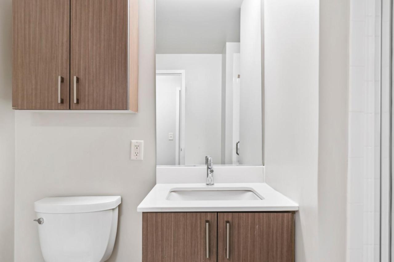 Bluebird Suites Near Newport Centre Джерси-Сити Экстерьер фото